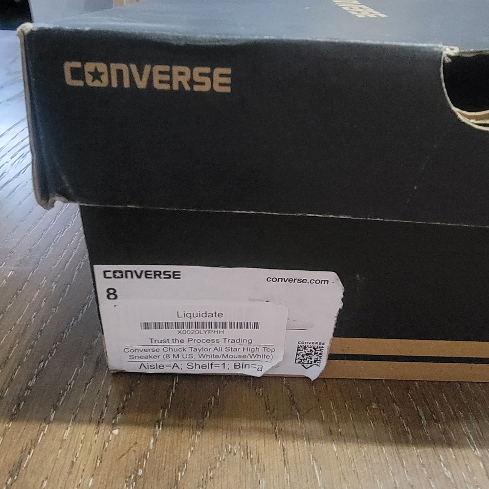Converse Chuck Taylor's Allstars High sneaker.New in box, 8 women.Color: white - Picture 11 of 11